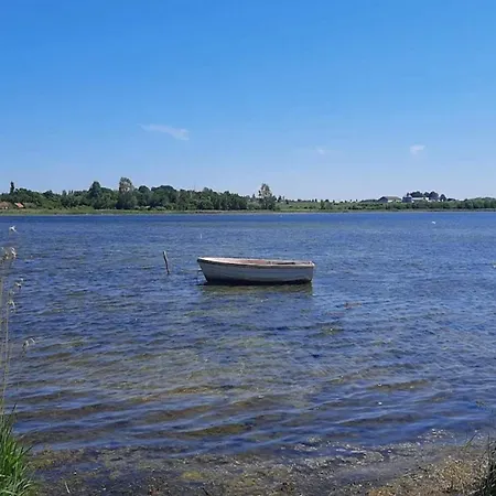 10 Person In Vaeggerlose-by Traum