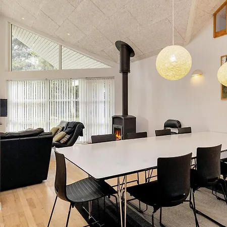 10 Person In Vaeggerlose-by Traum * Bøtø By
